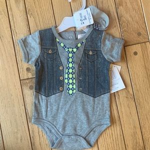 0-3 month onesie and socks